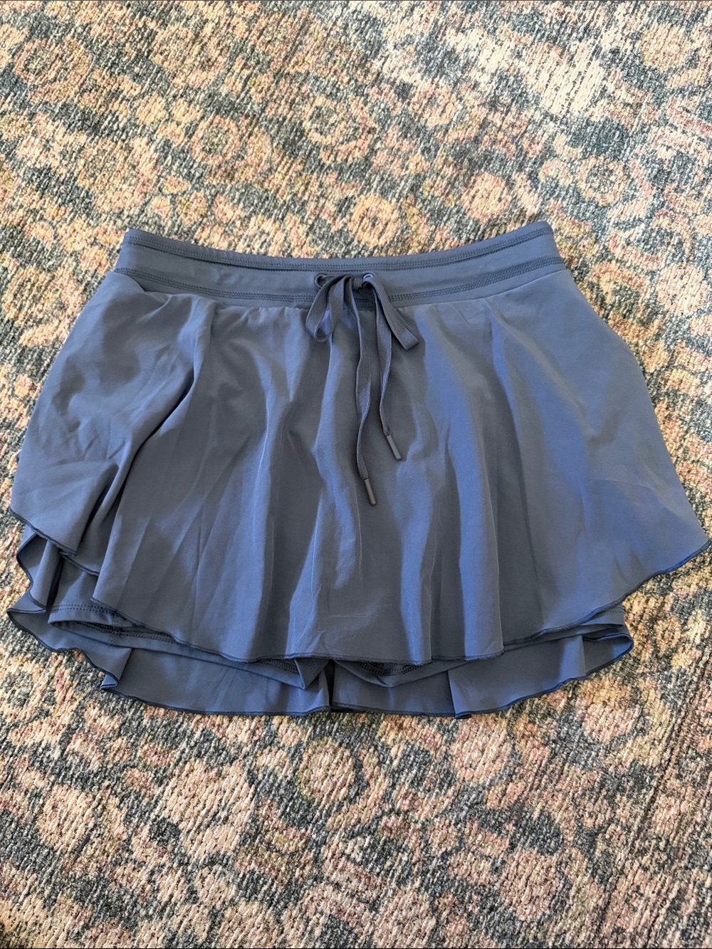 SO Blue Women's 2-in-1 flowy Butterfly Athletic Shorts size Large